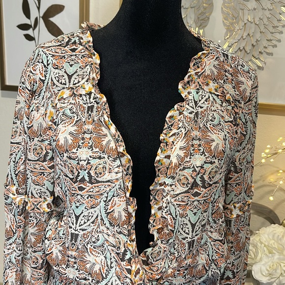 Anthropologie Ruffled Print Blouse, size M. Perfect for Spring! - Picture 4 of 7